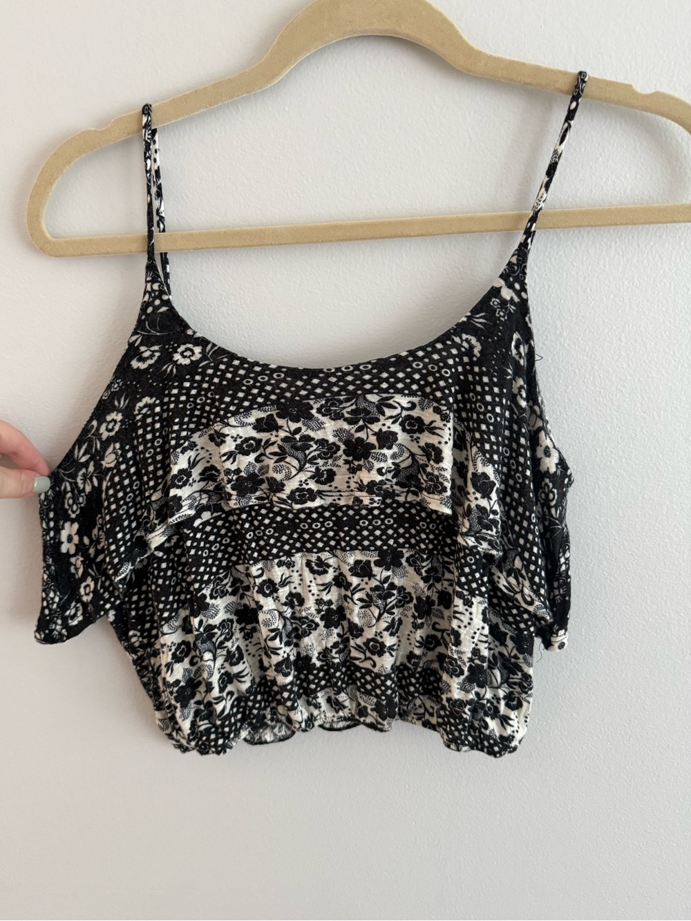 L.A. Hearts Black & White Cropped Ruffle Top Size M